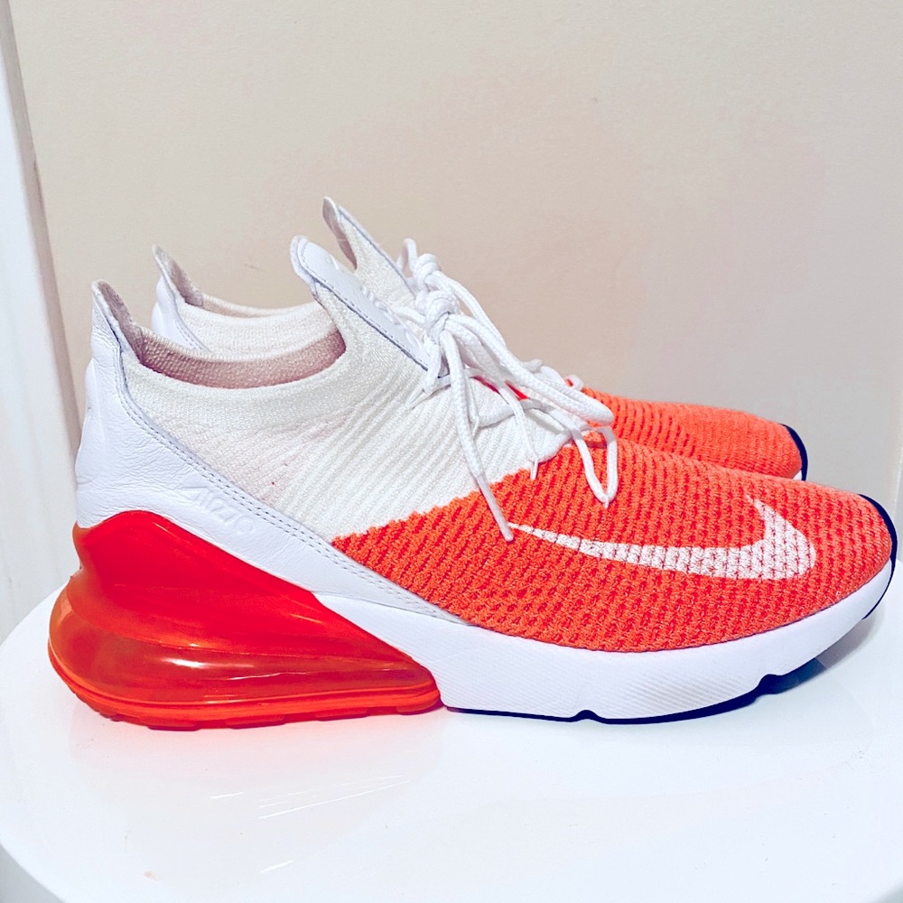 Nike Flyknit 270’s. Sz 8.5z
